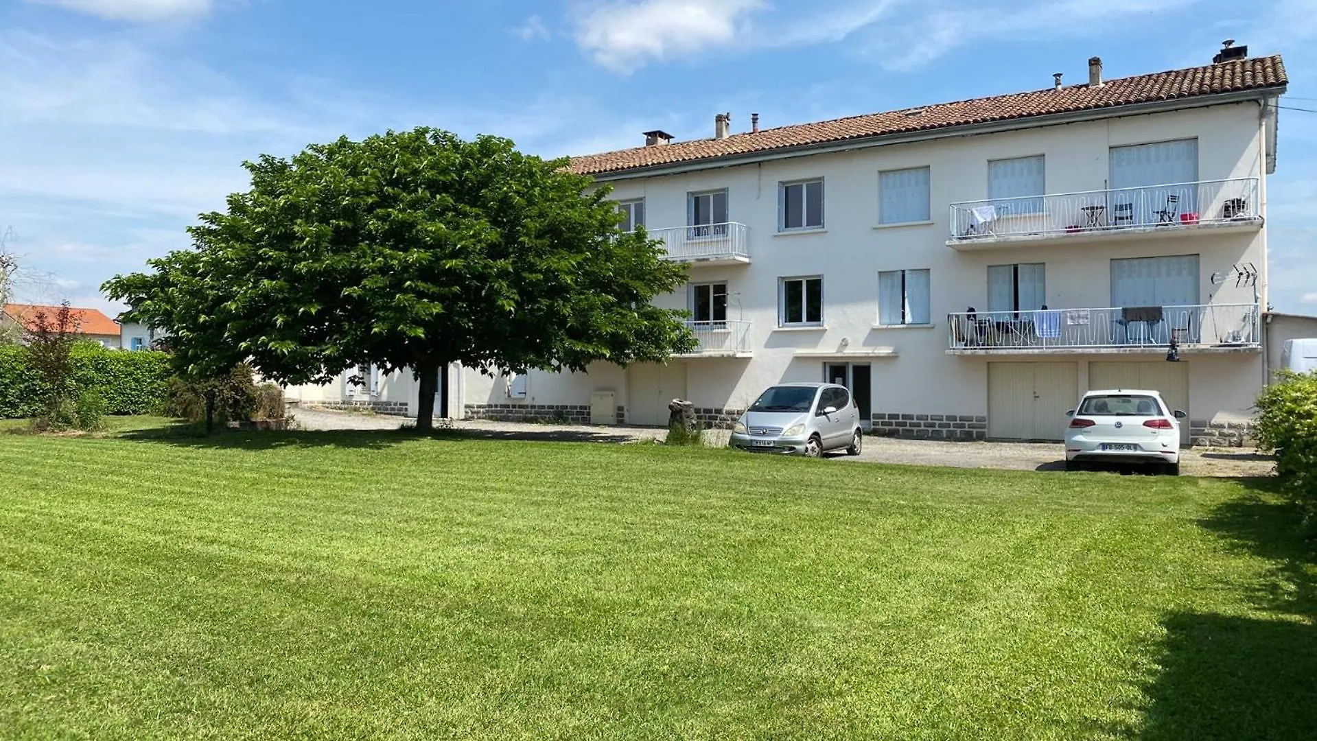 Fabuleux T3 De 85 M2, Situe Au Calme Avec Grand Parking Gratuit Prive ,Fibre Wifi Apartment Saint Gaudens France