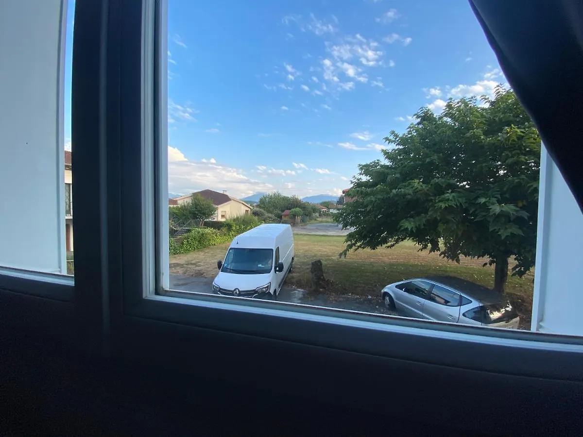 Fabuleux T3 De 85 M2, Situe Au Calme Avec Grand Parking Gratuit Prive ,Fibre Wifi Apartment Saint Gaudens France