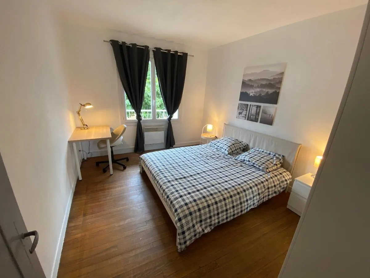 Fabuleux T3 De 85 M2, Situe Au Calme Avec Grand Parking Gratuit Prive ,Fibre Wifi Apartment Saint Gaudens 0*,