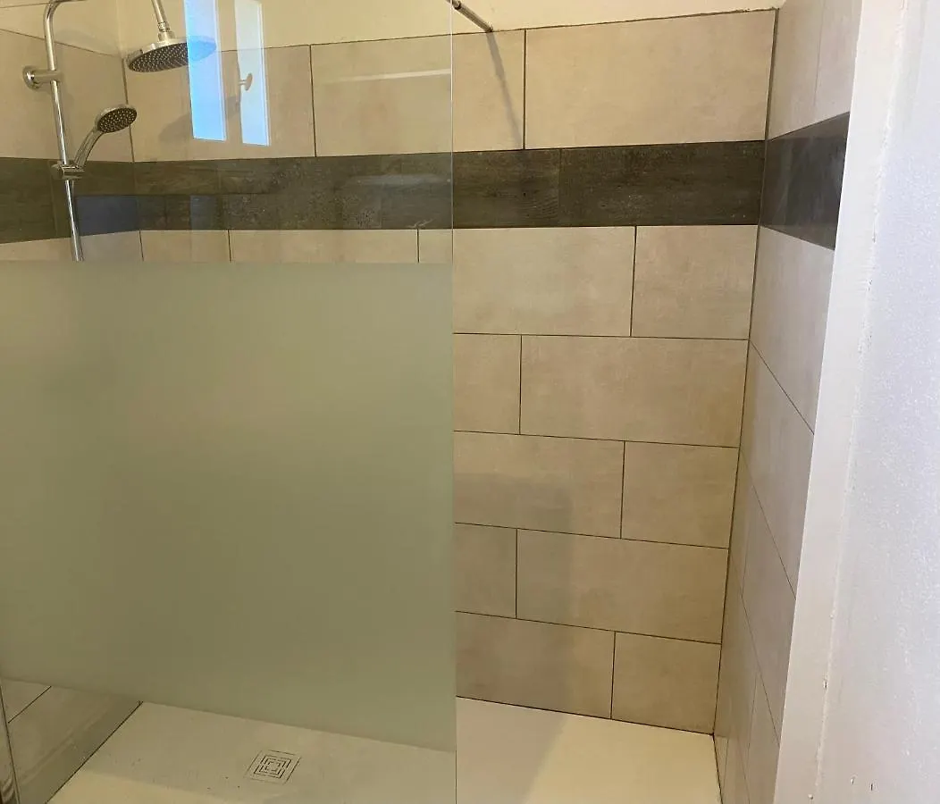 Fabuleux T3 De 85 M2, Situe Au Calme Avec Grand Parking Gratuit Prive ,Fibre Wifi Apartment Saint Gaudens