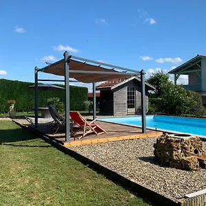 Hébergement de vacances Ferme Equestre Avec Piscine, Castex (Gers)