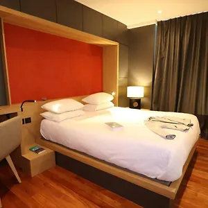Du Commerce Hotel